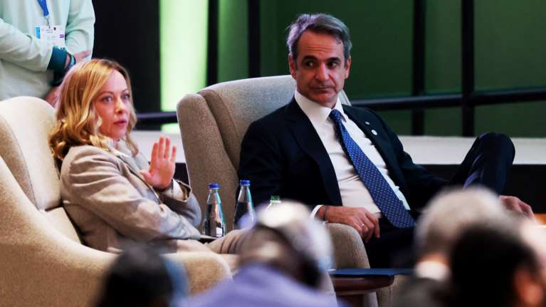 Στη Ρώμη ο Μητσοτάκης: Καινούρια τρένα και μεταναστευτικό στην ατζέντα της συνάντησης με τη Μελόνι