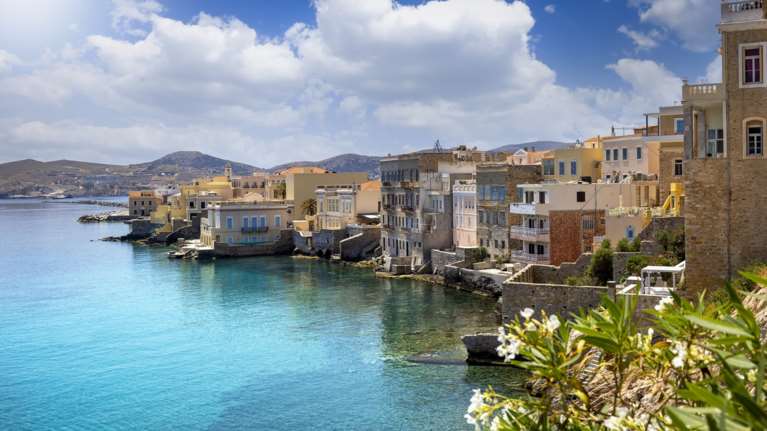 Ρεκόρ κρατήσεων για το τριήμερο του Αγίου Πνεύματος - Σε ποιες περιοχές ξεπερνούν το 90%