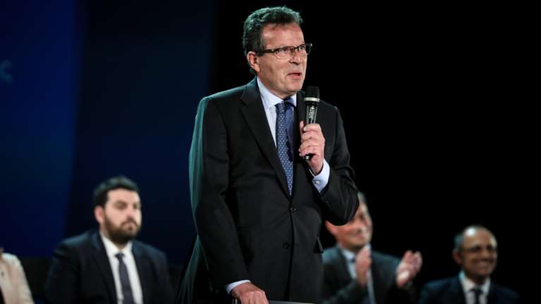 &quot;Ξαναχτύπησε&quot; ο Κύρτσος: Οι δημοσκοπήσεις δείχνουν τη ΝΔ να υποχωρεί προς το φράγμα του 30%