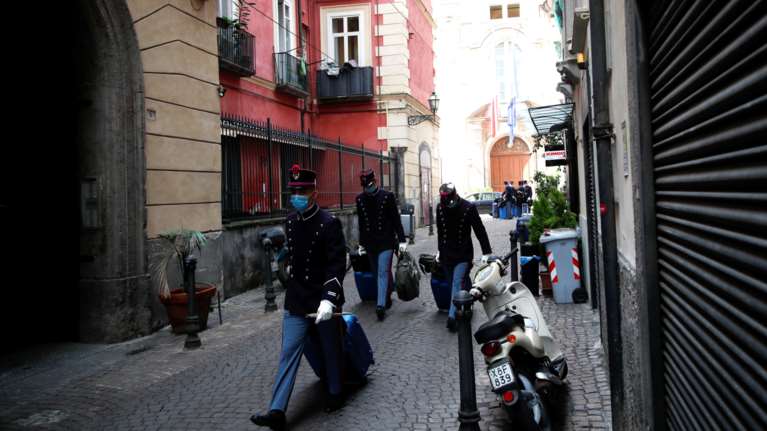 10.925 νέα κρούσματα κορονοϊού σε μία ημέρα στην Ιταλία-  &quot;Να αυξηθεί η τηλεργασία&quot; ζητά ο Ιταλός υπουργός υγείας