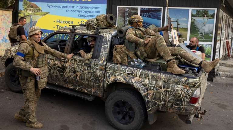 &quot;Eλέγχουμε 100 οικισμούς στην περιφέρεια του Κουρσκ - Έχουμε συλλάβει 594 στρατιώτες του εχθρού&quot; λένε οι Ουκρανοί