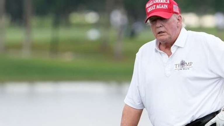 Πυροβολισμοί κοντά στο γήπεδο γκολφ όπου βρισκόταν ο Τραμπ: &quot;Είμαι καλά, δεν θα το βάλω κάτω ποτέ &quot;, λέει στο πρώτο μήνυμά του