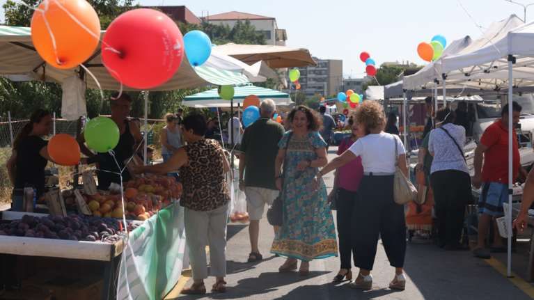 Θεσσαλονίκη: Η πρώτη απογευματινή λαϊκή αγορά της Ελλάδας είναι γεγονός [βίντεο]