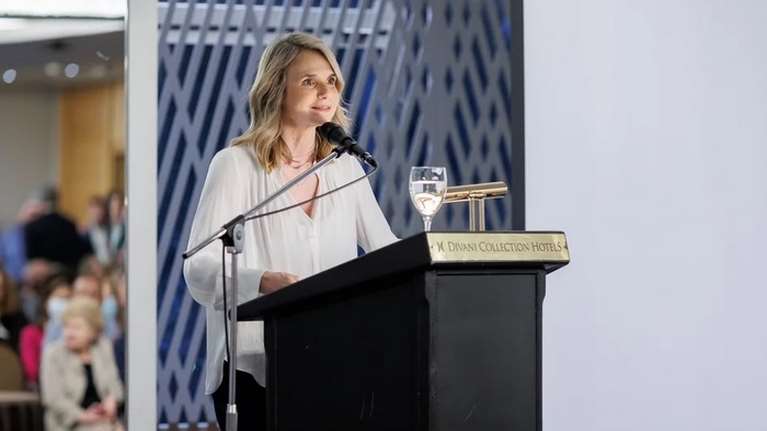 Μιλένα Αποστολάκη: Το ΠΑΣΟΚ επιστρέφει ως κοινωνική αναγκαιότητα -  ΣΥΡΙΖΑ και ΝΔ απέτυχαν να πάνε τη χώρα μπροστά