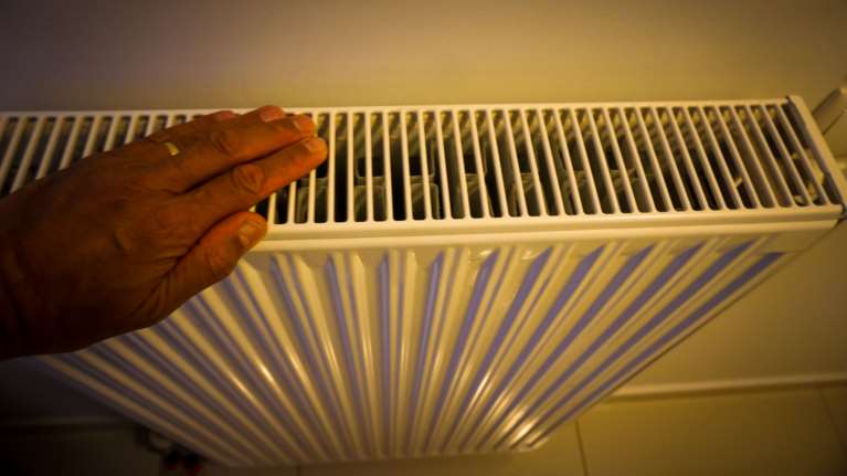 Επίδομα θέρμανσης: Πότε καταβάλλεται - Οι δικαιούχοι και τα εισοδηματικά κριτήρια