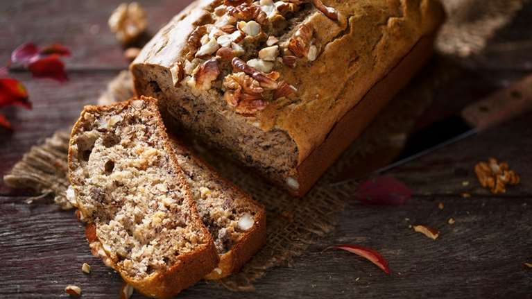 Απίθανο κέικ αμυγδλάλου του Ακη, χωρίς μίξερ - Ιδανικό σνακ για το σχολείο και το γραφείο