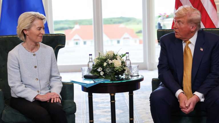 Οι δασμοί στην ΕΕ δεν θα πέσουν κάτω από το 15% λέει ο Τραμπ - &quot;Καλές οι πιθανότητες για συμφωνία&quot;