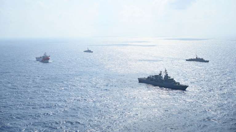 Κλιμακώνει την ένταση η Τουρκία - Έβγαλε νέα Navtex για στρατιωτικές ασκήσεις νότια της Κρήτης [Χάρτες]