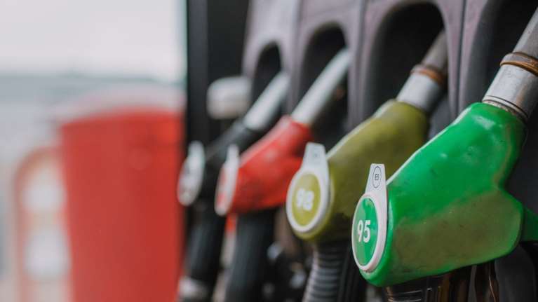 Προς Fuel Pass 3 το φθινόπωρο: Έρχονται νέα μέτρα στήριξης για νοικοκυριά και επιχειρήσεις