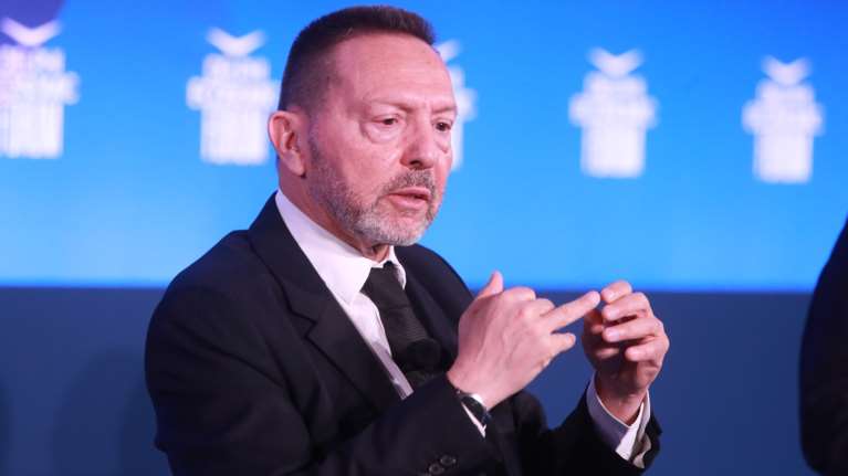 Προειδοποίηση Στουρνάρα: Αν δεν μειώσει εγκαίρως τα επιτόκια, η Ευρώπη κινδυνεύει να χάσει το τρένο της ανάπτυξη