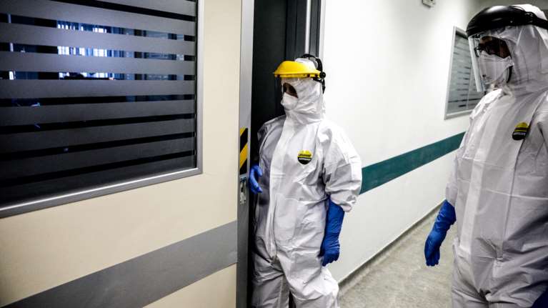 Κορονοϊός: Πάνω από 40 πάλι οι θάνατοι - 2.322 νέα κρούσματα σήμερα και 359 διασωληνωμένοι