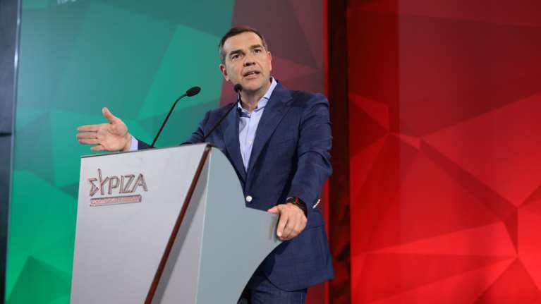 Τσίπρας από Δράμα: &quot;Απαραίτητη η πρωτιά του ΣΥΡΙΖΑ για να ηττηθεί η Μητσοτάκης ΑΕ&quot;