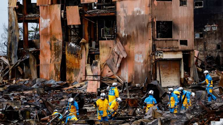 Θαύμα στα συντρίμμια: 90χρονη ανασύρθηκε ζωντανή, έξι μέρες μετά τον φονικό σεισμό στην Ιαπωνία