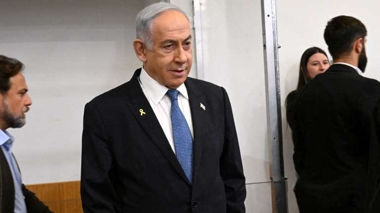 Ο Νετανιάχου βγήκε από το νοσοκομείο για να πάει στην Κνεσέτ για μια κρίσιμη συνεδρίαση