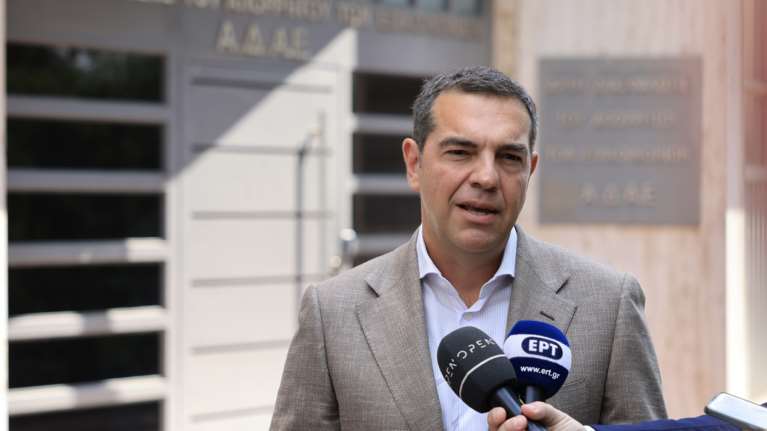 Τσίπρας από Βέροια: Ο κ. Μητσοτάκης ακούει τις συνομιλίες των αντιπάλων του αλλά δεν ακούει την απόγνωση της κοινωνίας