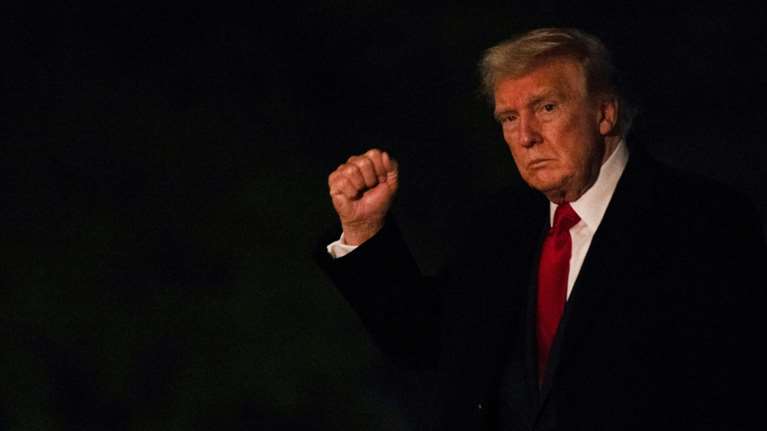 Απειλές κατά πάντων από τον Τραμπ: &quot;Καμία χώρα δεν θα γλιτώσει από τους δασμούς, ειδικά η Κίνα&quot;