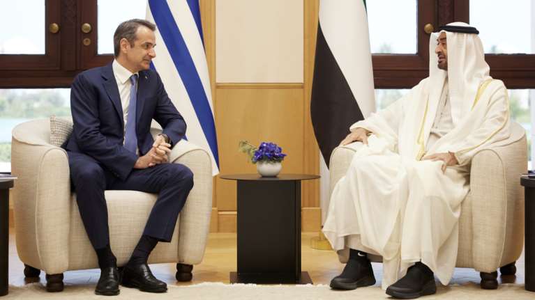 Ο Μητσοτάκης στο Άμπου Ντάμπι με το μισό υπουργικό: Οι δηλώσεις για εξορύξεις και οι συμφωνίες που υπογράφτηκαν