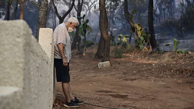 Πυρκαγιές: Σε ύφεση σε Κερατέα - Υπό μερικό έλεγχο στον Κουβαρά - Ακραίος κίνδυνος πυρκαγιάς αύριο