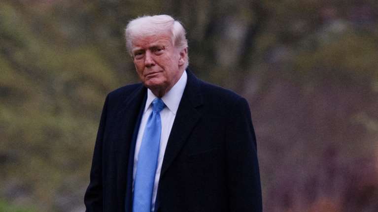 Εξοργισμένος ο Τραμπ με την Κίνα: Έχει παραβιάσει πλήρως τη συμφωνία με τις ΗΠΑ για τους δασμούς