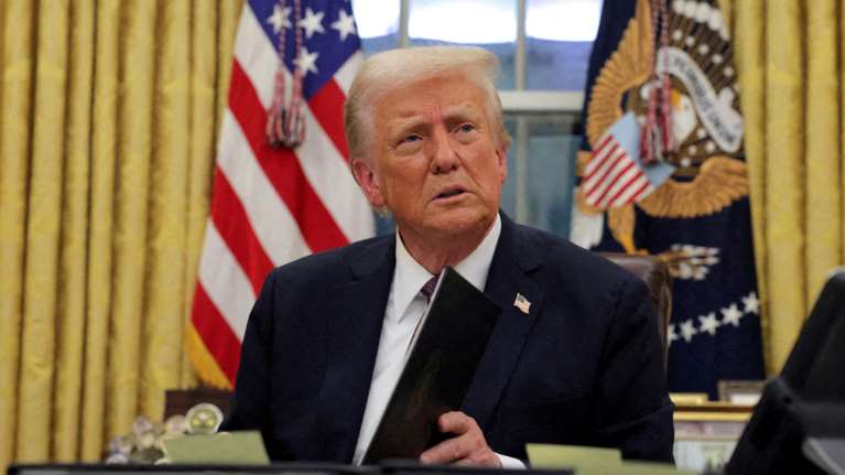 Πρώτη συνέντευξη Τραμπ: &quot;Χιλιάδες οι τρομοκράτες μετανάστες, ο Μπάιντεν έπρεπε να δώσει χάρη στον... εαυτό του&quot;