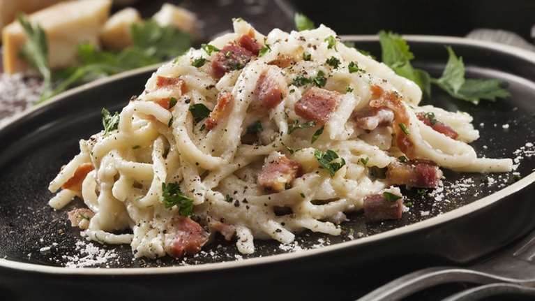 Η πιο ελαφριά συνταγή για ζυμαρικά αλά κρεμ με γιαούρτι - Πανεύκολα, έτοιμα σε μόλις 10 λεπτά