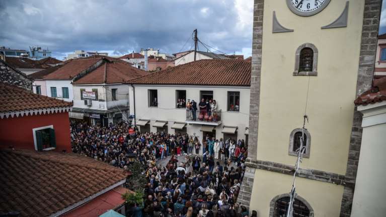 Στο Σεϊτάν Παζάρ στην Πρέβεζα έσπασαν 2.000 κανάτια για να ξορκίσουν το κακό [εικόνες]