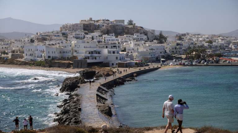 Reuters: Τα ελληνικά νησιά ξεμένουν από νερό με την τουριστική κίνηση στα ύψη