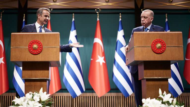 Ηρεμα νερά με διαφωνίες και αγκάθια: Η συνάντηση Μητσοτάκη - Ερντογάν πίσω από τις κλειστές πόρτες