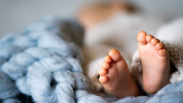 Εμπορία βρεφών στα Χανιά: &quot;Λουκέτο&quot; στην κλινική με τις εξωσωματικές - Πού θα μεταφερθεί το γενετικό υλικό