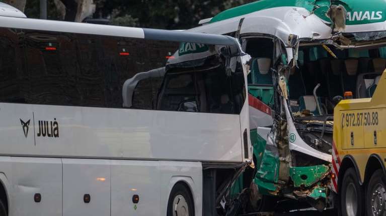 Βαρκελώνη: Τουριστικά λεωφορεία συγκρούστηκαν μεταξύ τους- Πάνω από 50 τραυματίες, οι 4 σοβαρά