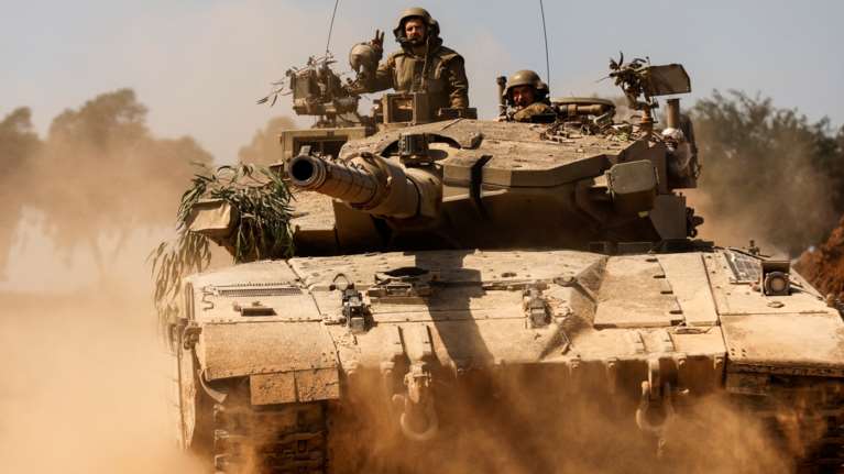 Ωρα μηδέν στο Ισραήλ: Εληξε το τελεσίγραφο - Πάνοπλοι στρατιώτες και τεθωρακισμένα κύκλωσαν τη Λωρίδα της Γάζας