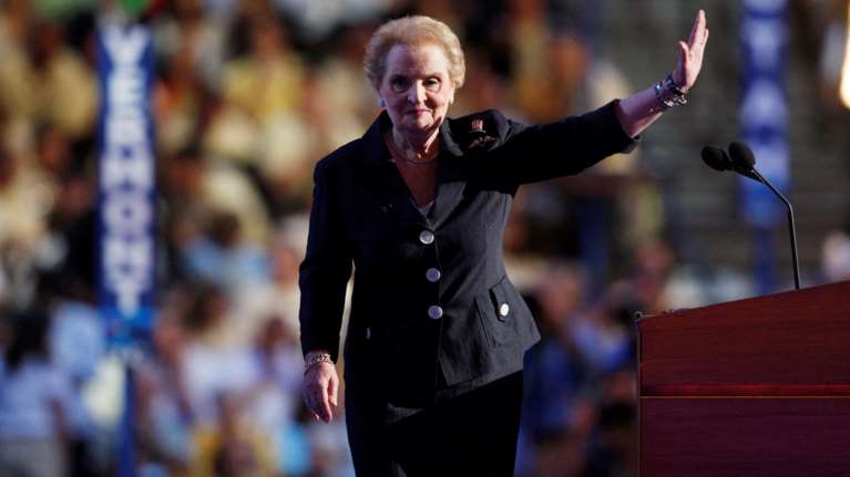 Μαντλίν Ολμπράιτ: Η σκληροτράχηλη διπλωμάτης που γλίτωσε από τους Ναζί - Ο ρόλος της στον πόλεμο της Γιουγκοσλαβίας