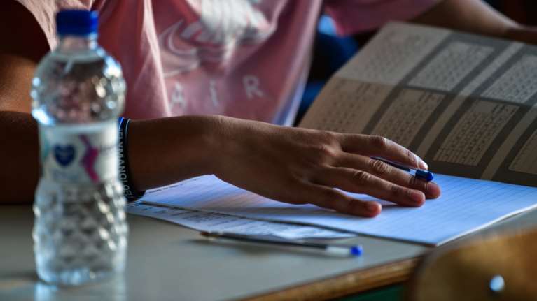 Πανελλήνιες 2021: Τα θέματα και οι απαντήσεις σε Μαθηματικά, Αρχαία Ελληνικά και Βιολογία