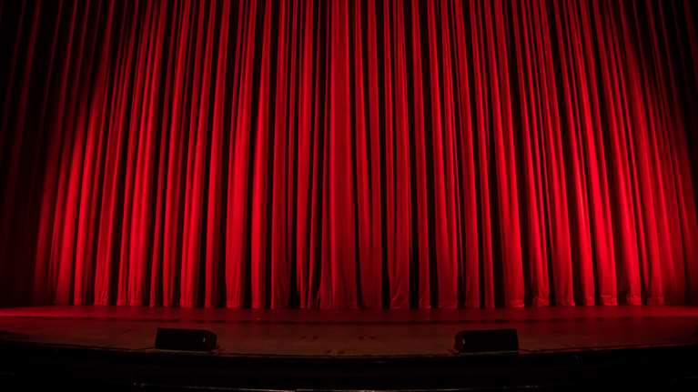 Αποκαλύψεις για τον γνωστό σκηνοθέτη: Τα παιδιά δεν ήθελαν να ξαναπάνε στα μαθήματά του [Βίντεο]