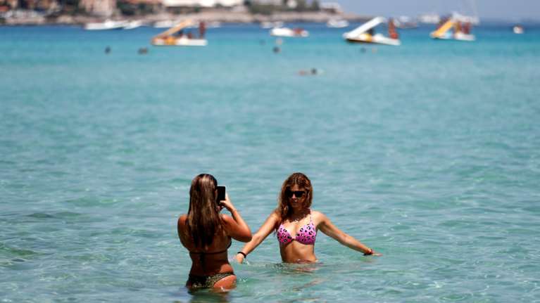 Καιρός: Καλοκαιρινό σκηνικό με 30άρια - Πού αναμένονται βροχές