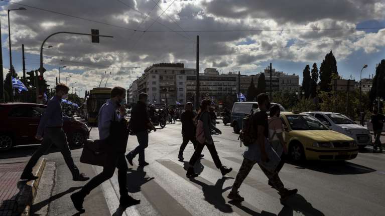 Συντάξεις και επιδόματα: Ο χάρτης των πληρωμών έως τις 18 Νοεμβρίου και οι δικαιούχοι