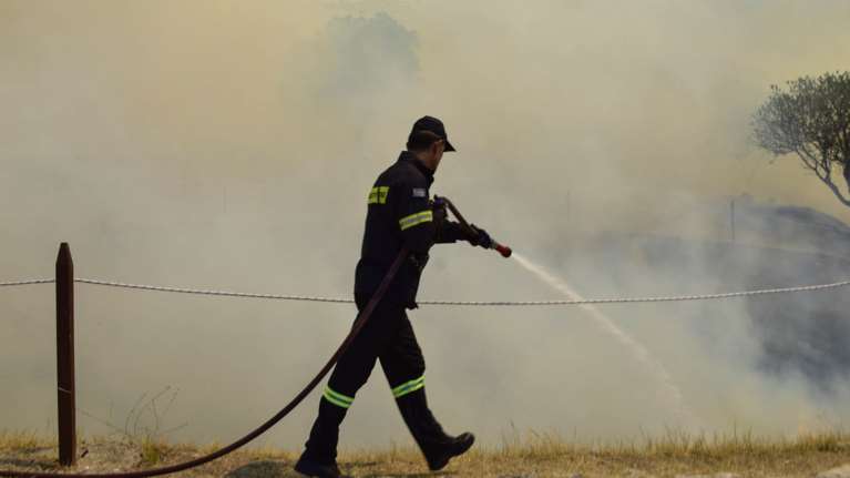 Πολύ υψηλός κίνδυνος πυρκαγιάς τη Δευτέρα για πέντε περιφέρειες της χώρας - Οδηγίες από τη ΓΓΠΠ