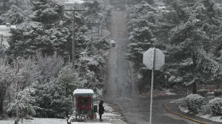 Καιρός: Έκτακτο δελτίο επιδείνωσης από την ΕΜΥ - Έρχεται η κακοκαιρία &quot;Κάρμελ&quot; με καταιγίδες και χιόνια