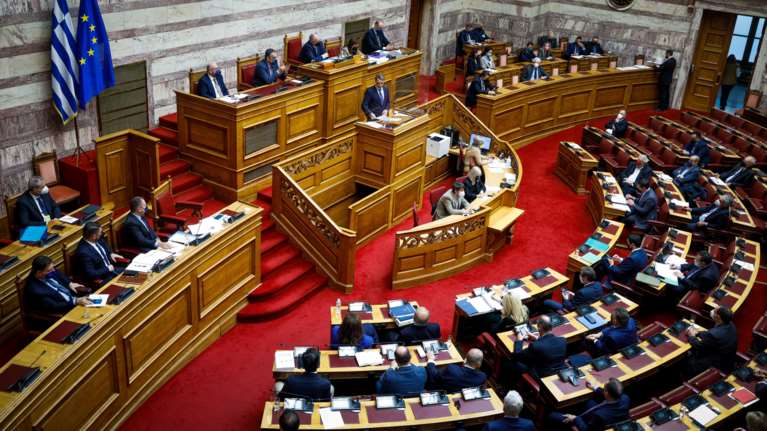 Βουλή: Με ευρεία πλειοψηφία "πέρασε" η αγορά των Rafale και Belharra