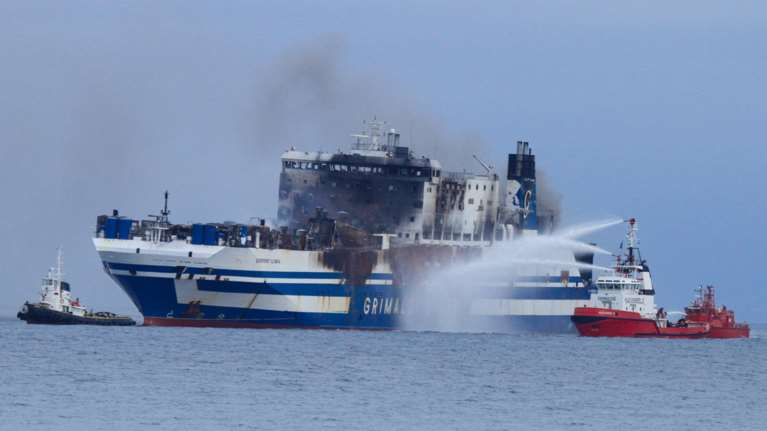 Euroferry Olympia: Εσβησαν οι ελπίδες να βρεθούν ζωντανοί οι αγνοούμενοι-  Γιατί  ελλιμενίζεται το πλοίο στον Αστακό