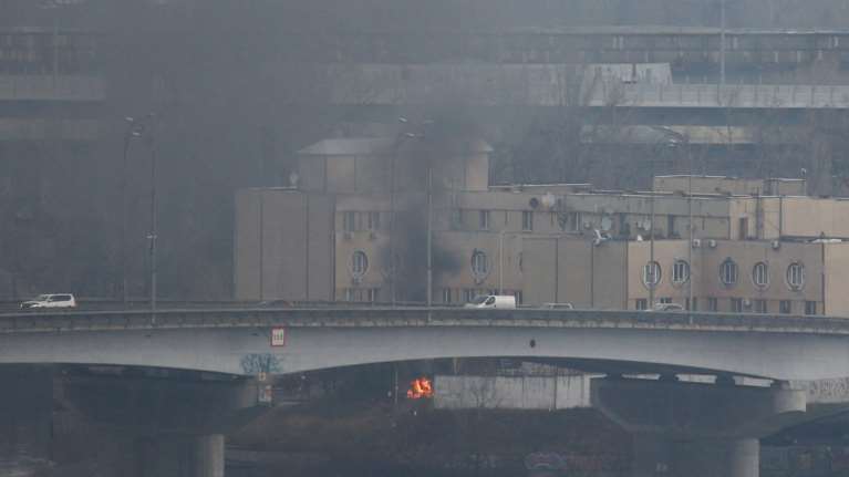 Ουκρανία: Οι Ρώσοι σφυροκοπούν με το πυροβολικό το Κίεβο - Πολλαπλές εκρήξεις - Δύσκολη νύχτα για τους κατοίκους