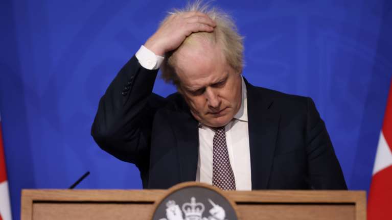 Μετάλλαξη Όμικρον - Βρετανία: Νέα μέτρα ανακοίνωσε ο Τζόνσον - Τεστ και καραντίνα σε όσους μπαίνουν στη χώρα