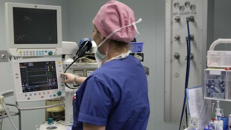 Θεσσαλονίκη: Αμετανόητη η ανεμβολίαστη αναισθησιολόγος - &quot;Δεν θα ήθελα να κάνω το εμβόλιο&quot;