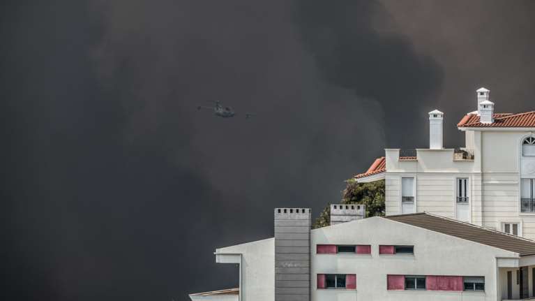 Φωτιά στη Βαρυμπόμπη: Έτσι έγινε ανεξέλεγκτη η πυρκαγιά - Τι αναφέρει το Εθνικό Αστεροσκοπείο