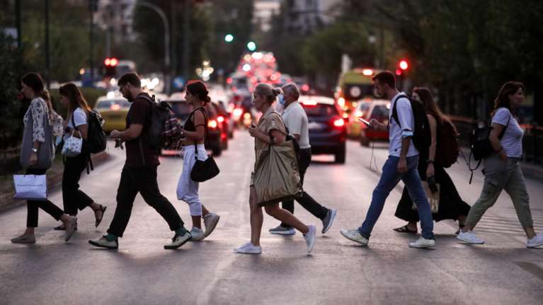 Κορονοϊός: Σταθεροποίηση με 2.232 νέα κρούσματα - 33 θάνατοι και 326 διασωληνωμένοι