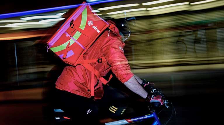 E-food: Πώς τα social media &quot;κατεδάφισαν&quot; την εφαρμογή - Τα πληκτρολόγια ακύρωσαν το μπλοκάκι