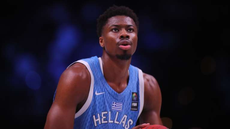 Παρίσι 2024: &quot;Νοκ άουτ&quot; από τους Ολυμπιακούς Αγώνες ο Κώστας Αντετοκούνμπο