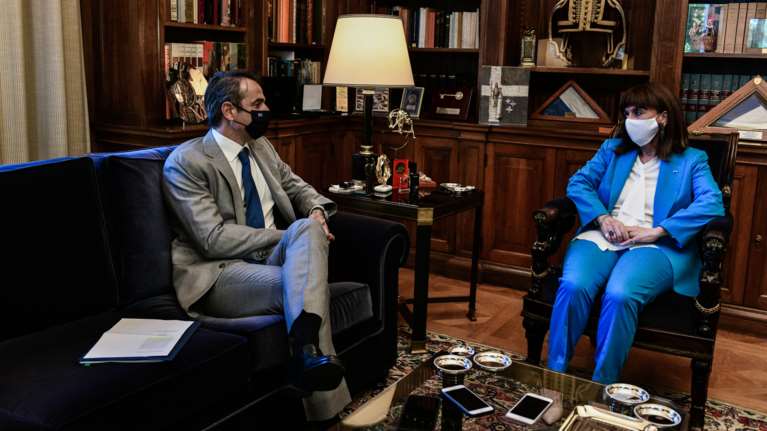 Απάντηση Μητσοτάκη στους αντιεμβολιαστές: Το Σύνταγμα αξιώνει από όλους κοινωνική αλληλεγγύη