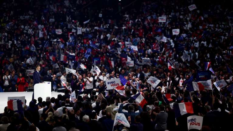 Από τις μεγαλύτερες στην Ευρώπη η προεκλογική συγκέντρωση του Μακρόν: Κατάμεστη η αίθουσα με 35.000 ψηφοφόρους