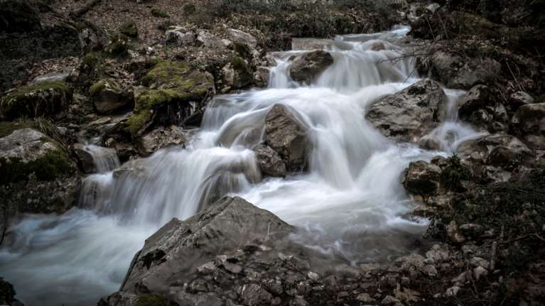 Κακοκαιρία &quot;Διομήδης&quot;: 37χρονος Ιρανός ο νεκρός στις Σέρρες - Άκαρπες οι έρευνες για την 24χρονη σύζυγό του